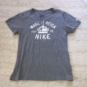 NIKE Slim T-shirt. 16-18 (Fits like a Woman’s medium)